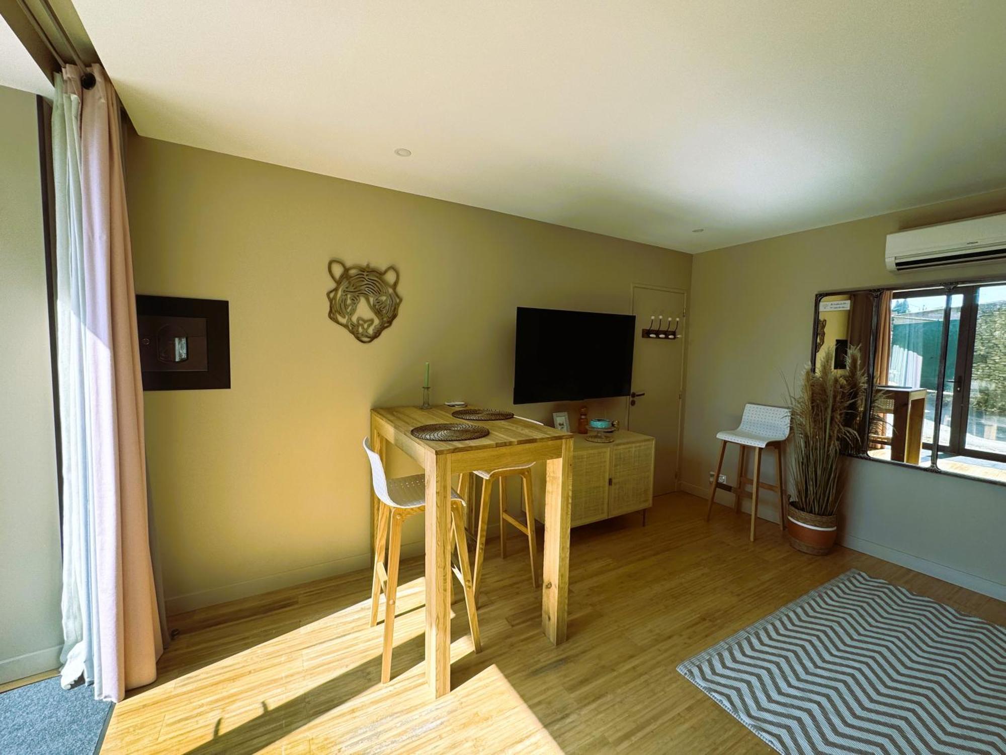 Le Dix - Classic Room - Vallabrix Proche Uzes Екстериор снимка
